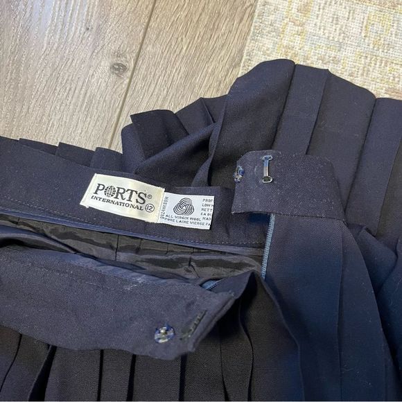 Vintage Pleated 100% Virgin Wool Midi Skirt Fully Lined Medium size Navy blue - Picture 6 of 6